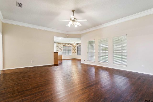 902 Bobwhite Ln, Whitehouse, TX 75791