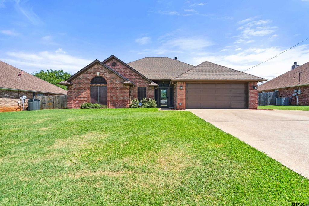 902 Bobwhite Ln, Whitehouse, TX 75791