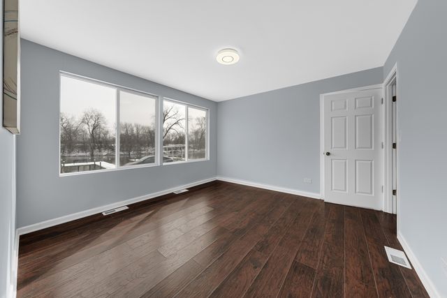 38717 N Lake Street, Antioch, IL 60002