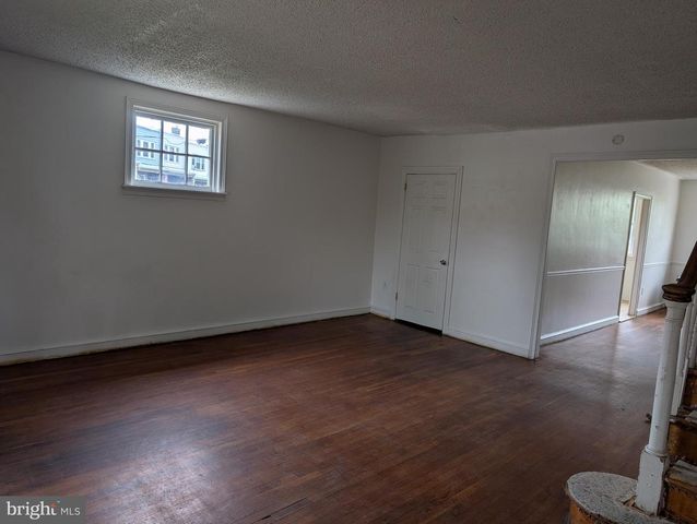 1941 W CHEW ST, Philadelphia, PA 19141