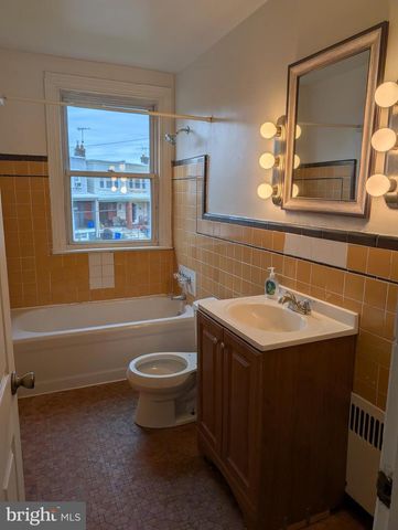 1941 W CHEW ST, Philadelphia, PA 19141