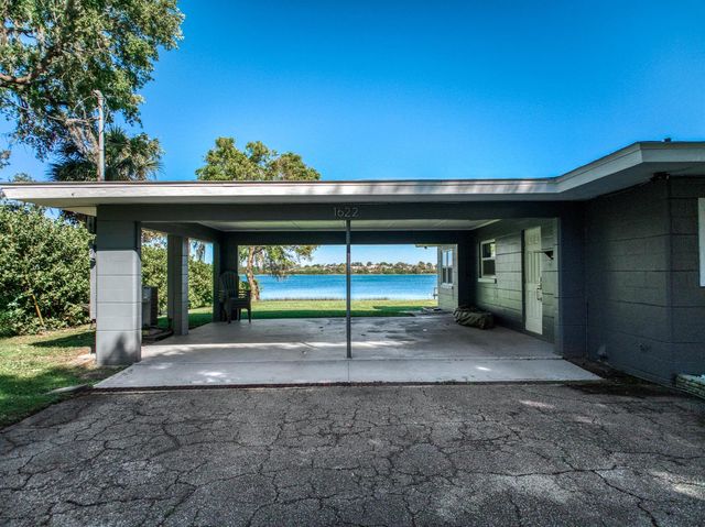 1622 W Dinner Lake Drive, Sebring, FL 33870