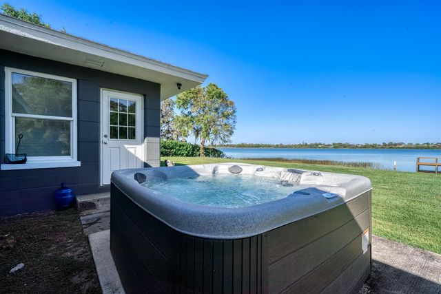 1622 W Dinner Lake Drive, Sebring, FL 33870