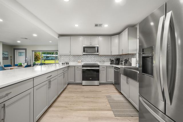 1622 W Dinner Lake Drive, Sebring, FL 33870