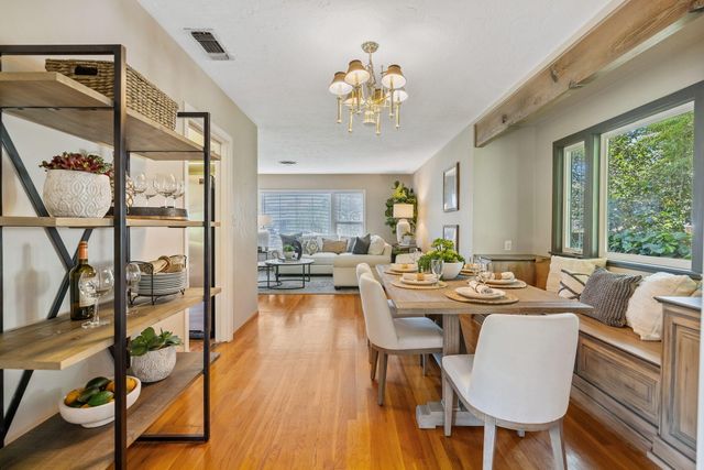 1703 W Kaweah Avenue, Visalia, CA 93277