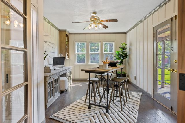 1703 W Kaweah Avenue, Visalia, CA 93277