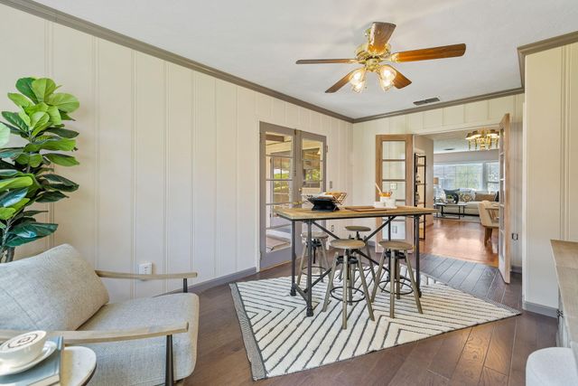 1703 W Kaweah Avenue, Visalia, CA 93277