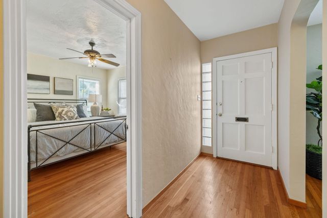 1703 W Kaweah Avenue, Visalia, CA 93277