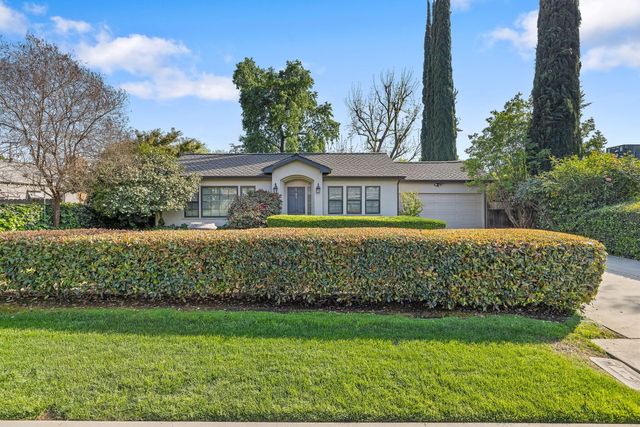 1703 W Kaweah Avenue, Visalia, CA 93277