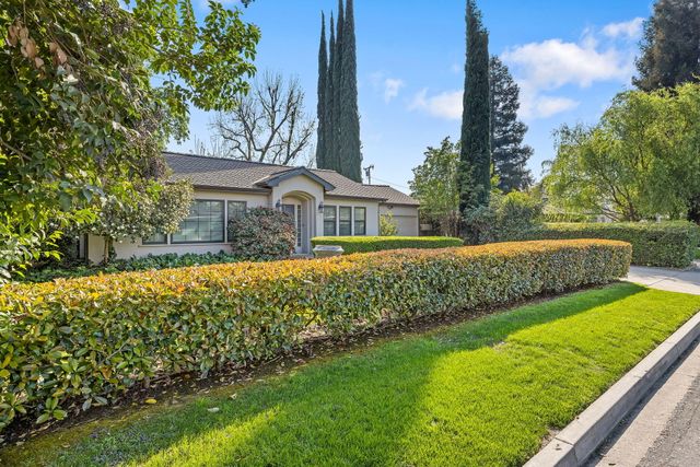 1703 W Kaweah Avenue, Visalia, CA 93277