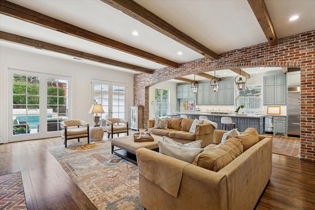 6429 Rutgers Avenue, West University Place, TX 77005