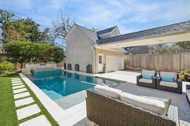 6429 Rutgers Avenue, West University Place, TX 77005