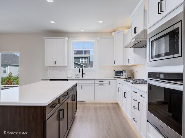 3550 Doral Drive, Elgin, IL 60124