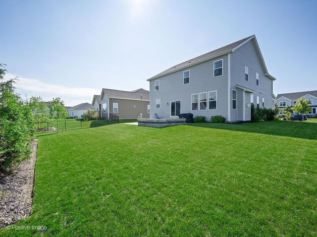 3550 Doral Drive, Elgin, IL 60124