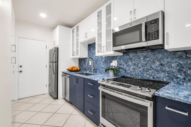299 SW 7th Street 106, Boca Raton, FL 33432