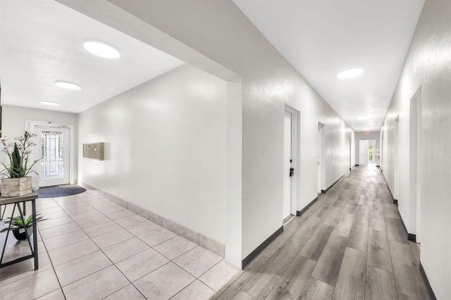 299 SW 7th Street 106, Boca Raton, FL 33432