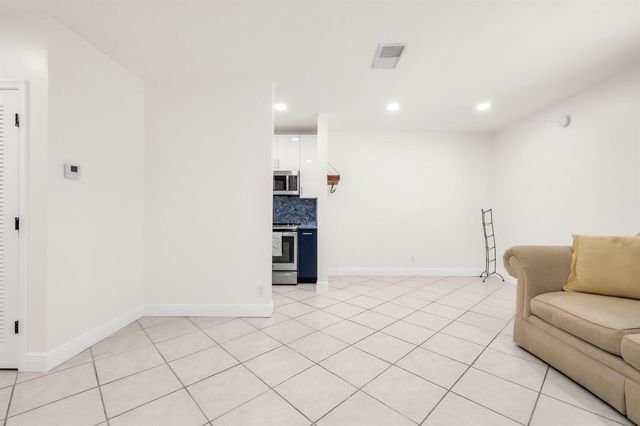 299 SW 7th Street 106, Boca Raton, FL 33432