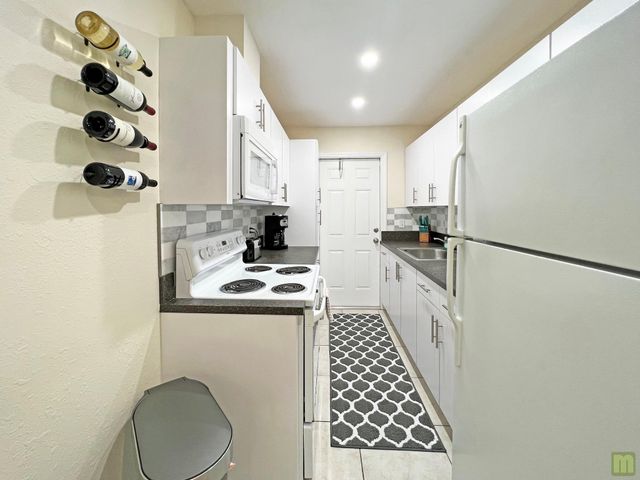 2695 SE 1st Ct 3, Pompano Beach, FL 33062