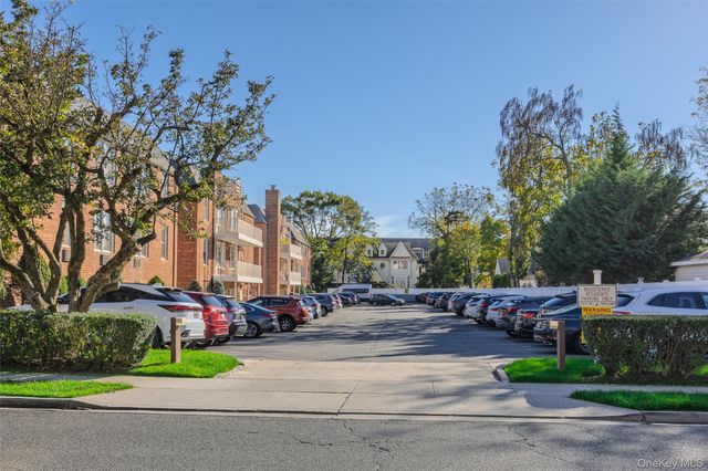 120 Morris Avenue B5, Rockville Centre, NY 11570