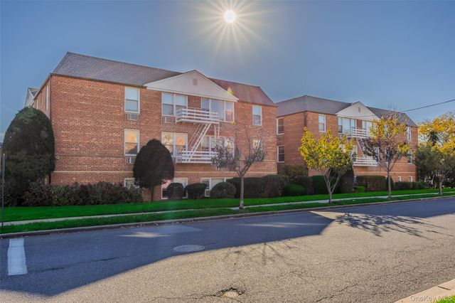 120 Morris Avenue B5, Rockville Centre, NY 11570