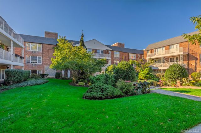 120 Morris Avenue B5, Rockville Centre, NY 11570