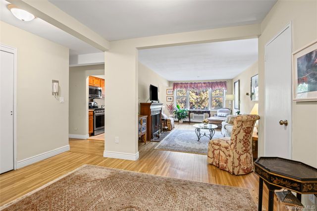 120 Morris Avenue B5, Rockville Centre, NY 11570