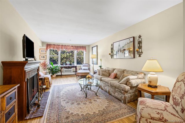 120 Morris Avenue B5, Rockville Centre, NY 11570