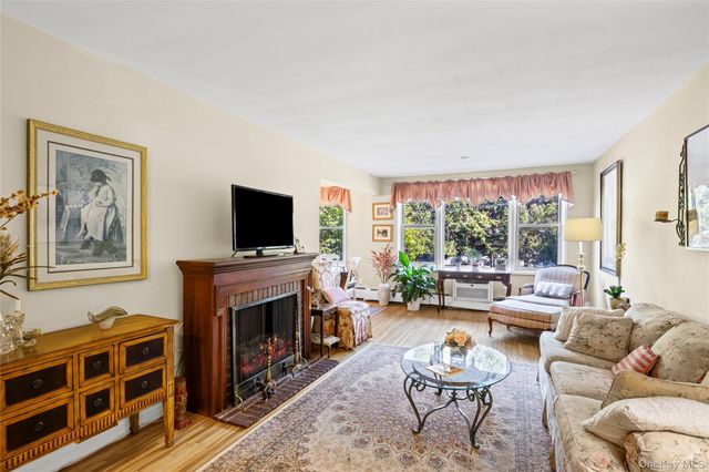 120 Morris Avenue B5, Rockville Centre, NY 11570