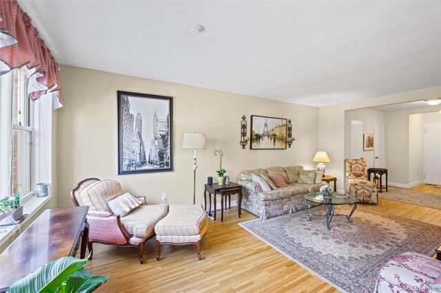 120 Morris Avenue B5, Rockville Centre, NY 11570