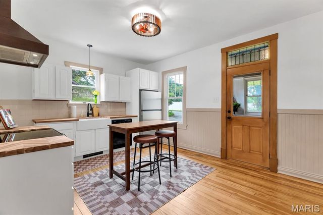 915 N Kingshighway Street, St Charles, MO 63301