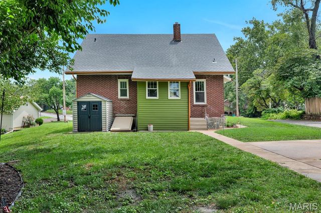 915 N Kingshighway Street, St Charles, MO 63301