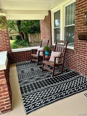 915 N Kingshighway Street, St Charles, MO 63301