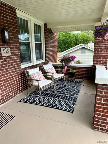 915 N Kingshighway Street, St Charles, MO 63301