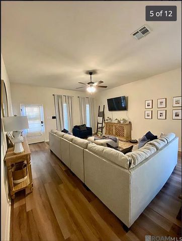 1343 Gentle Wind Dr, Baton Rouge, LA 70820