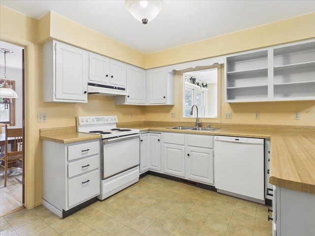 6909 Colony Drive, Madison, WI 53717