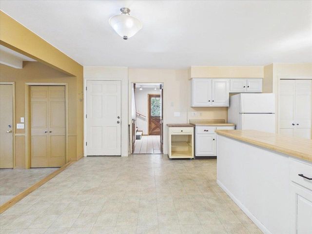 6909 Colony Drive, Madison, WI 53717