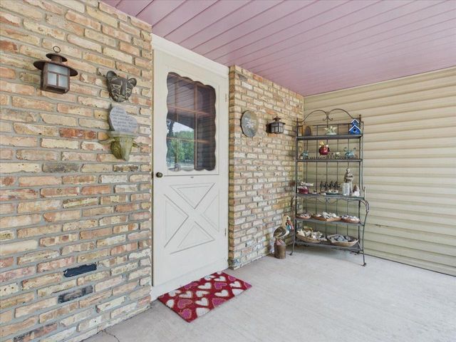 6909 Colony Drive, Madison, WI 53717