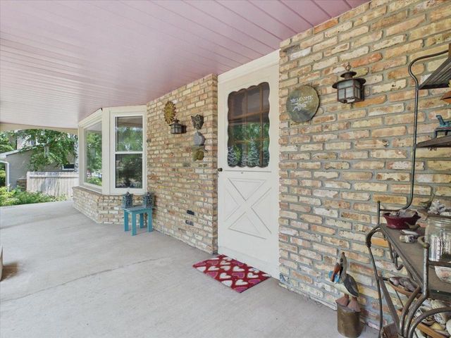 6909 Colony Drive, Madison, WI 53717