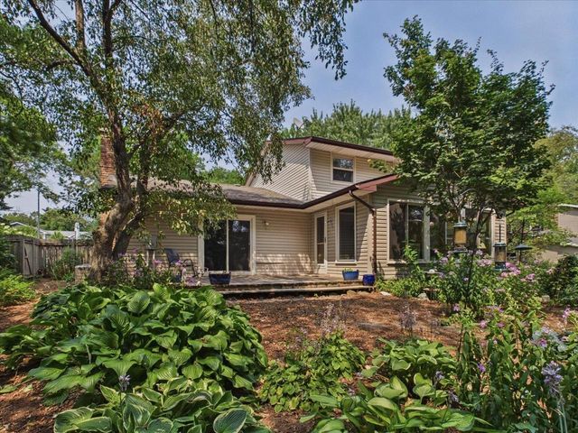 6909 Colony Drive, Madison, WI 53717