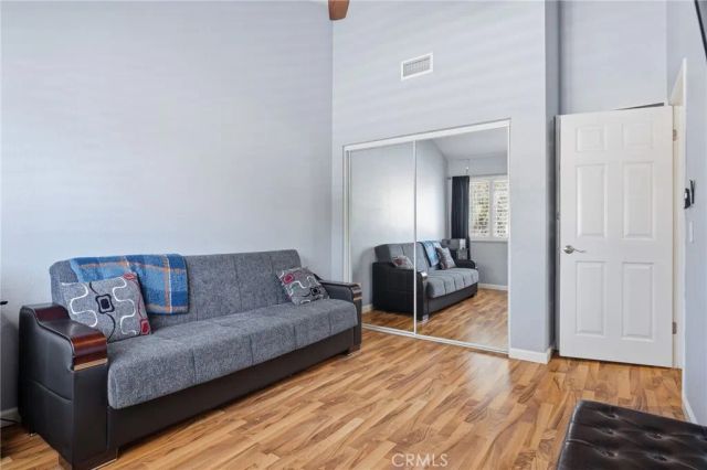 15735 Nordhoff Street 11, North Hills, CA 91343