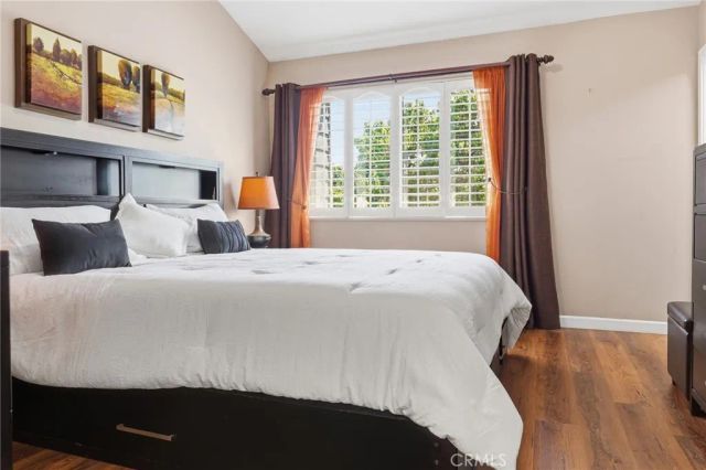 15735 Nordhoff Street 11, North Hills, CA 91343