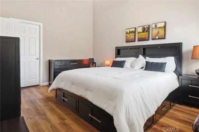 15735 Nordhoff Street 11, North Hills, CA 91343