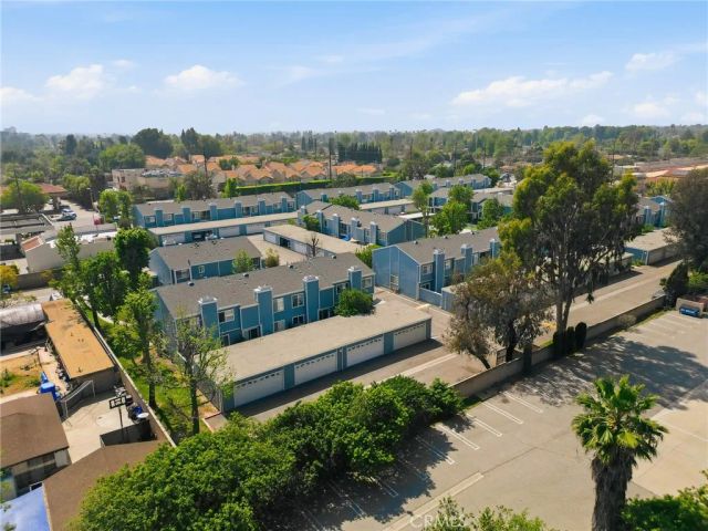 15735 Nordhoff Street 11, North Hills, CA 91343