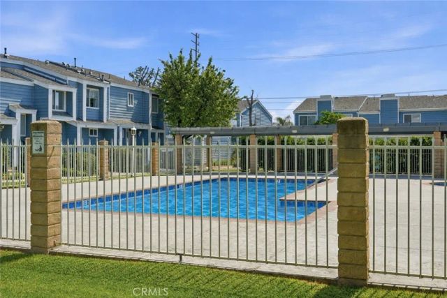 15735 Nordhoff Street 11, North Hills, CA 91343