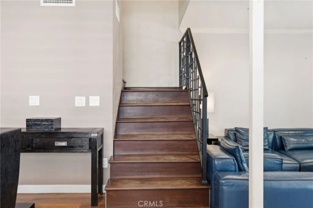 15735 Nordhoff Street 11, North Hills, CA 91343