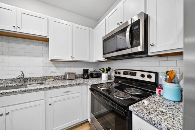 172 Cecil Rd, Lebanon, TN 37087