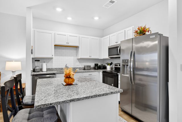 172 Cecil Rd, Lebanon, TN 37087