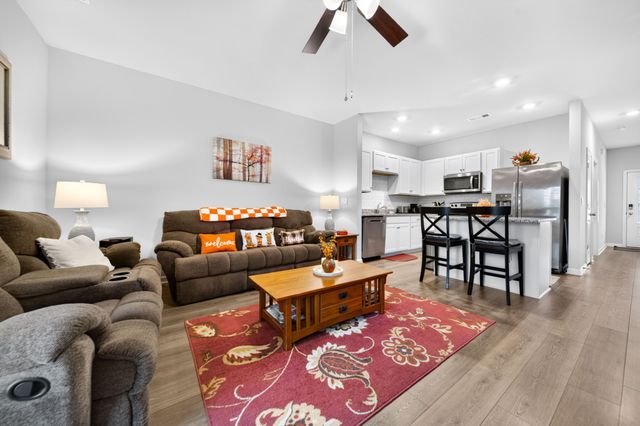 172 Cecil Rd, Lebanon, TN 37087