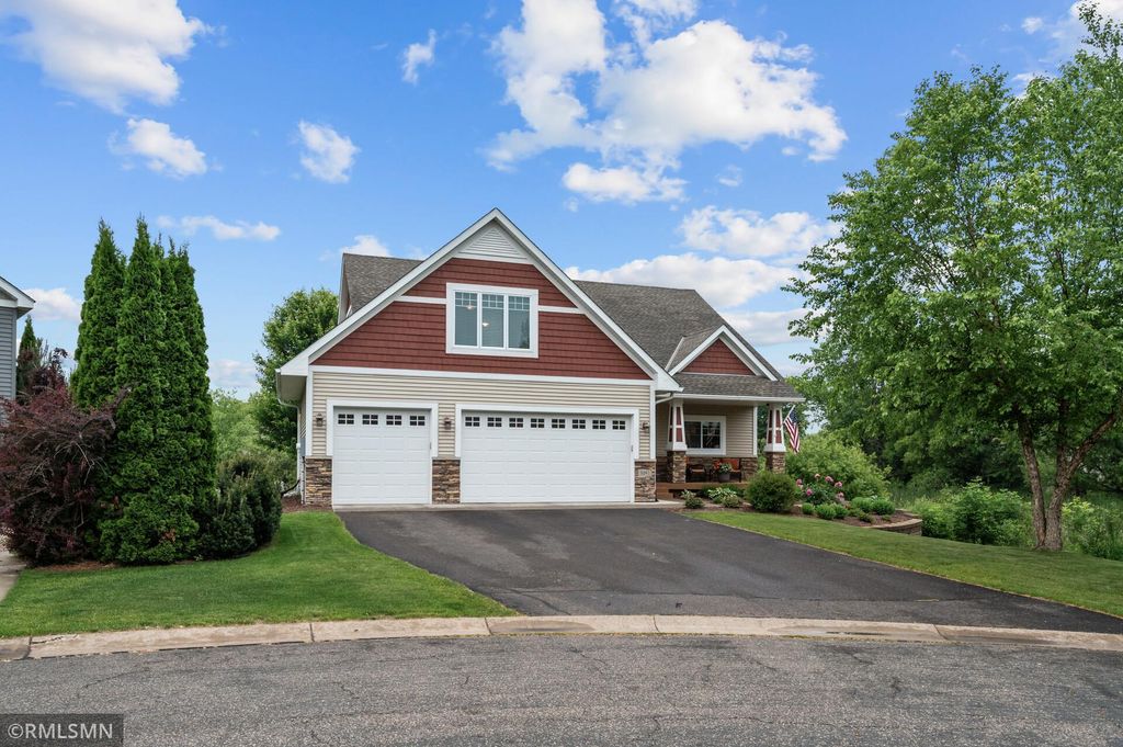 5261 Fenson Court N, Hugo, MN 55038