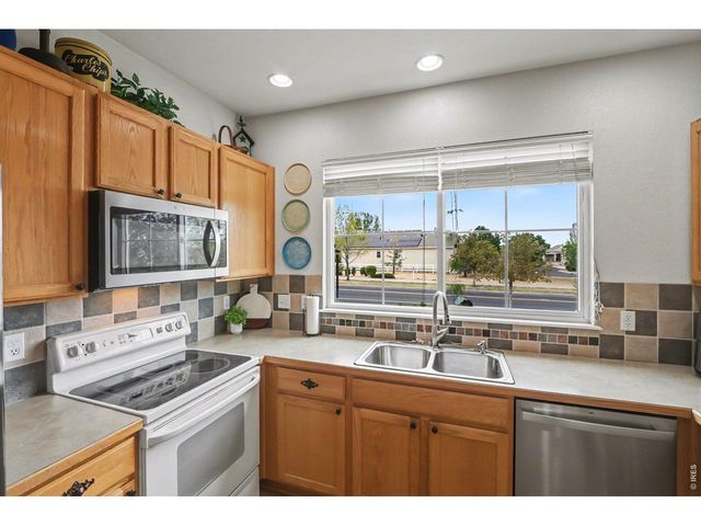 2980 Tabernash Dr, Loveland, CO 80538